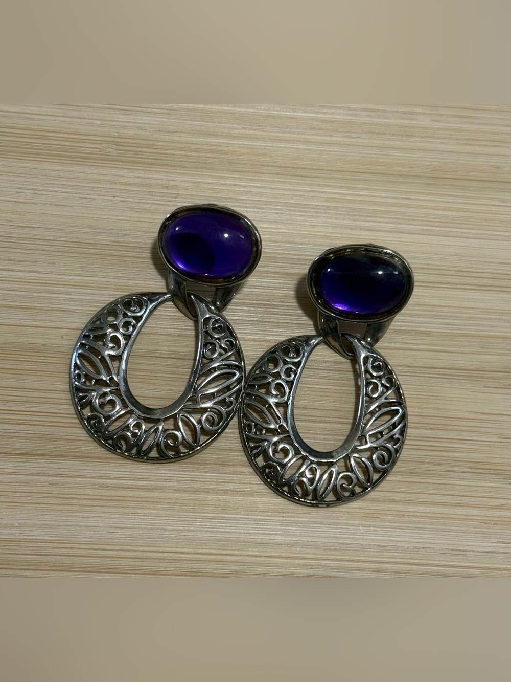 Elegant Purple Cat Eye Stone Silver Tone Filigree Stud Earrings